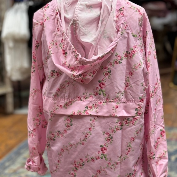 NWOT “Feeling Rosie” Windbreaker size small - Picture 10 of 11